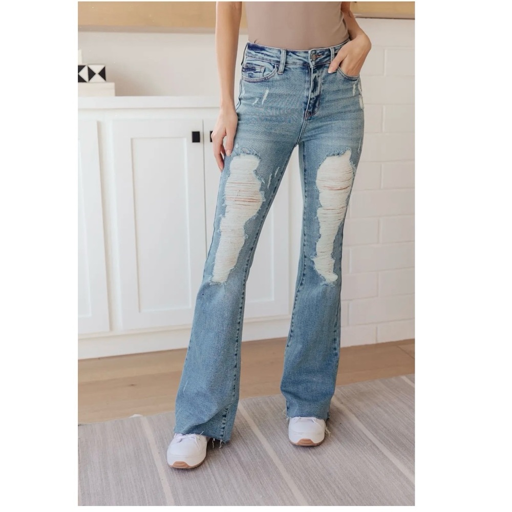 Judy Blue High-Waist Heavy Destroy Flare Fit Jeans  7/28 NWT